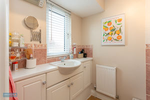 Ensuite- click for photo gallery